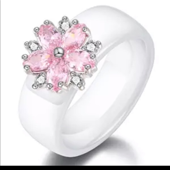 Jewelry - Size 7❗️White ceramic pink zirconia ring